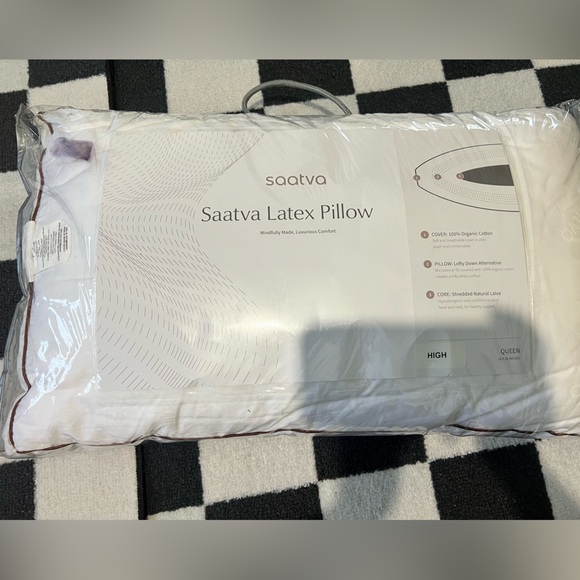 White Latex Pillow - Picture 1 of 6